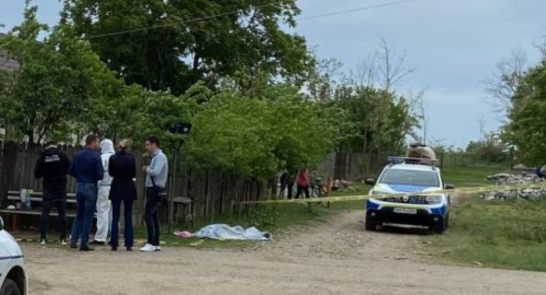 Femeie din Călțuna, ucisă cu sânge rece, în fața soțului imobilizat în scaunul cu rotile