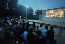 (Foto/video) Peste 300 de oameni au răspuns invitației la „Seară de cinema în aer liber” la Smeeni